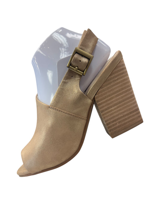 Sandals Heels Block By Cmc In Gold, Size: 8